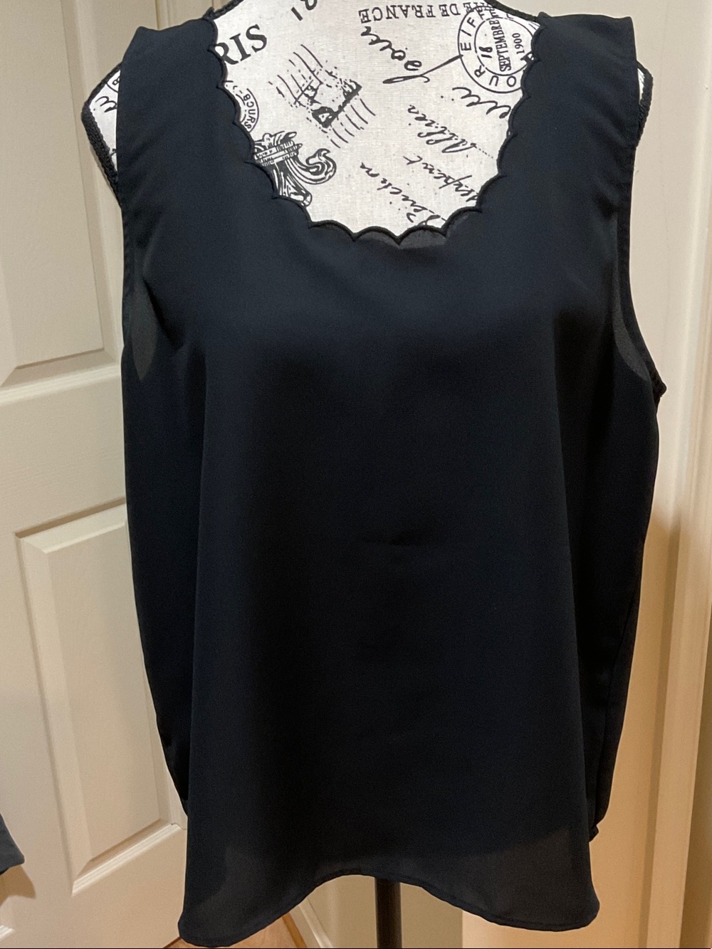 LOFT Black Scallop Neck Sleeveless Camisole
